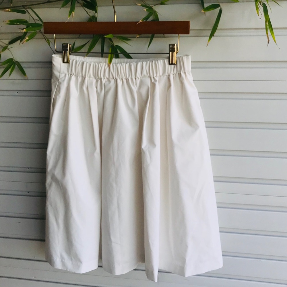 High Waisted Dry Stretch Tucked Skirt - Picture 4 of 8